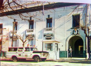 Comisaría de Policía, situada en la calle San Martín Nº 75.