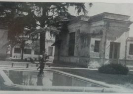 Patio y jardín del Hospital Municipal de Chivilcoy, tantas veces transitado por el Dr. Alejandro Báncora