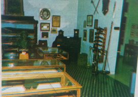 Interior de la Casa de la Cultura (Año 1978), cuando en aquel momento, allí también funcionaba el Museo Histórico Municipal «Francisco Anselmo Castagnino», trasladado al inmueble de la calle 9 de Julio Nº177, en noviembre de 1983.