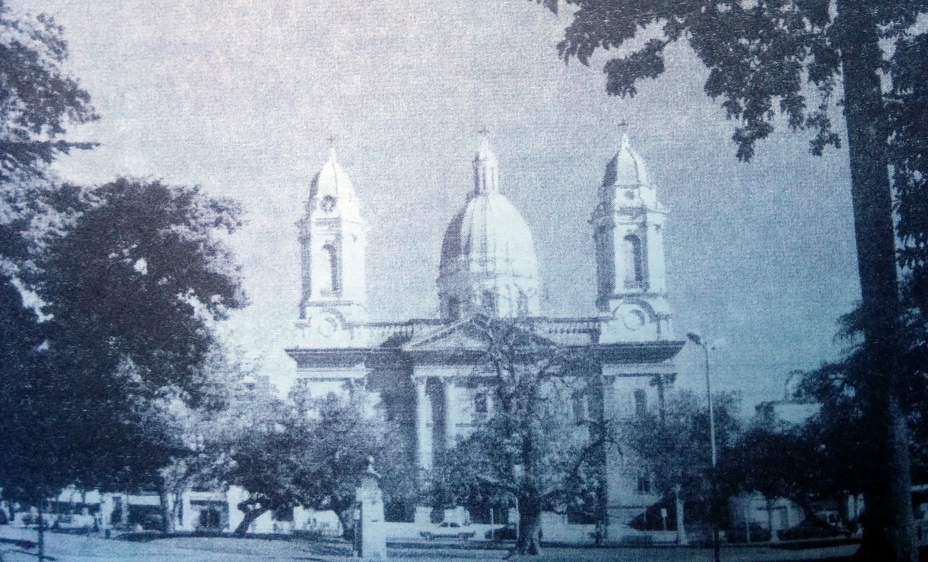 Templo mayor de Nuestra Señora de Rosario, donde descansan, desde el 21 de julio de 2001, los restos de Monseñor Dr. Vicente Oscar Vetrano.