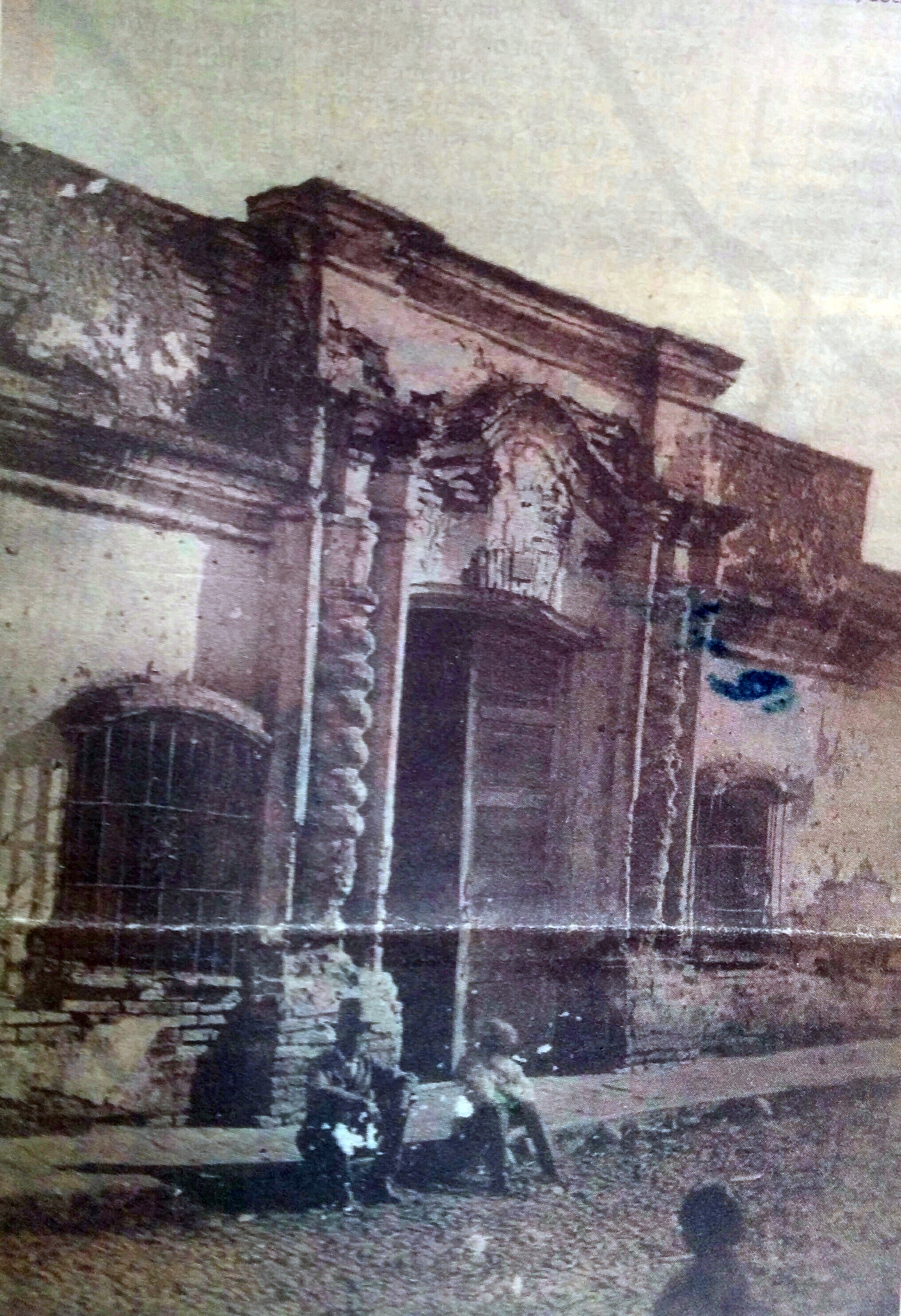 Fachada de la Casa de la Independencia, fotografiada, por el fotógrafo italiano Ángel Paganelli en 1869.