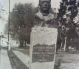 Busto del dirigente político y caudillo lugareño Vicente Domingo Loveira (1853-1933), inaugurado el 22 de octubre de 1941.