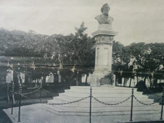 Busto del General Bartolomé Mitre, en la Plaza homónima, inaugurado el 22 de octubre de 1907.