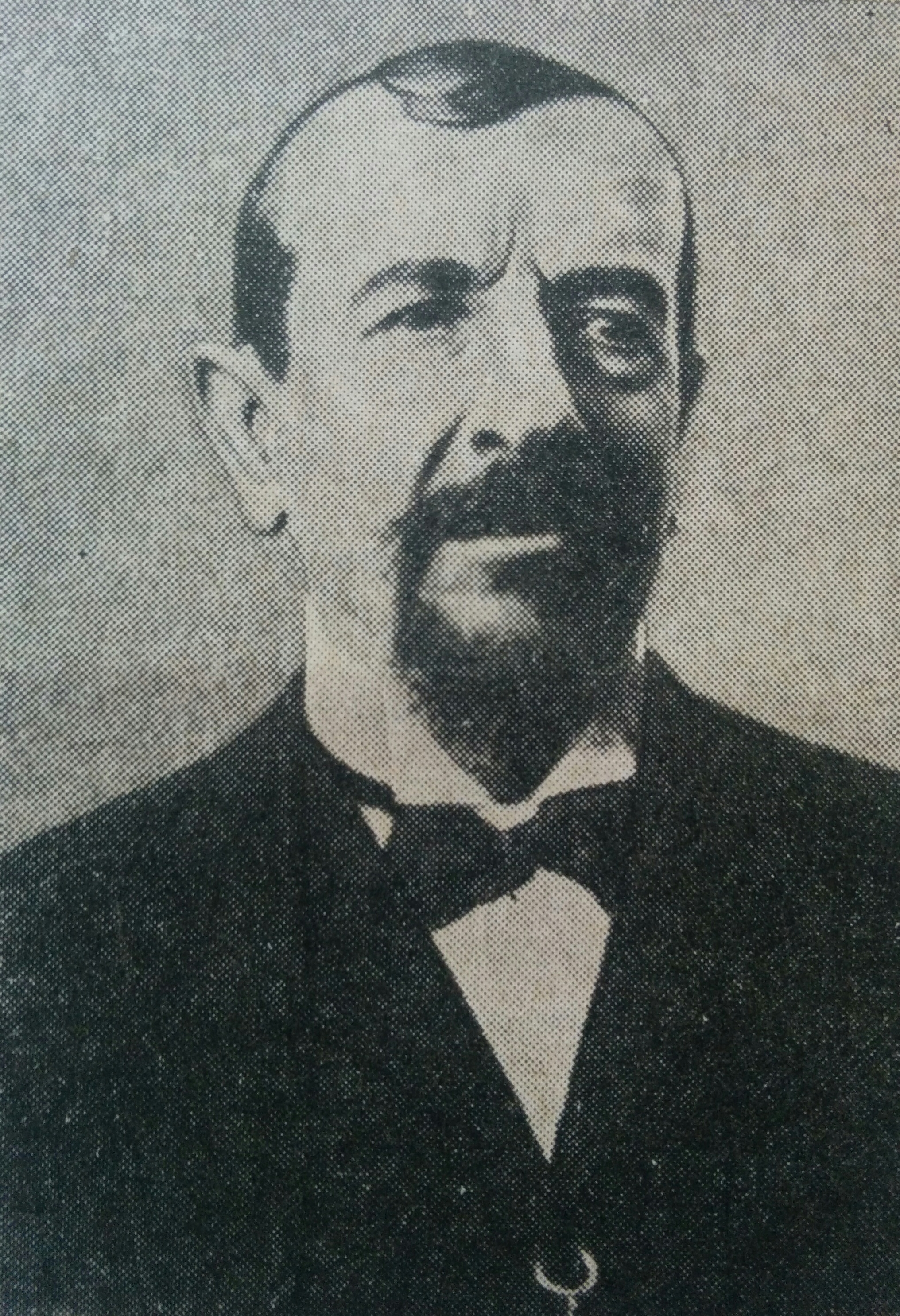 El médico pediatra y poeta, Dr. Ricardo Gutiérrez (1836-1896). Lleva su ilustre nombre, el Jardín de Infantes Nº 902, creado el 28 de agosto de 1950.