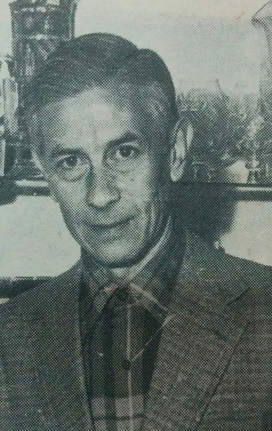 Francisco Alberto Castagnino (1924-2007), ex director del Museo Histórico Municipal, y creador y organizador del Complejo Histórico Chivilcoy, inaugurado el 5 de noviembre de 1983.
