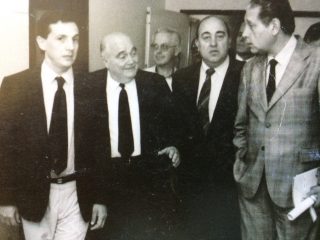 El Dr. Favaloro, visitando el Hospital Municipal de Chivilcoy, el sábado 29 de noviembre de 1986.