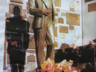 El monumento al inmortal Morocho del Abasto, en el cementerio de la Chacarita. El Zorzal Criollo, había nacido, el 11 de diciembre de 1890, y murió en forma trágica, el 24 de junio de 1935. Estuvo en Chivilcoy, el 6 de abril de 1912; los días 6 y 7 de agosto de 1921; en 1925, y los días 5 y 6 de agosto de 1933.