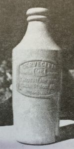 El clásico porrón, de la Cervecería "Rothenburger", fundada en 1876, y desaparecida en 1926, después de medio siglo, de una intensa y fecunda actividad productiva.