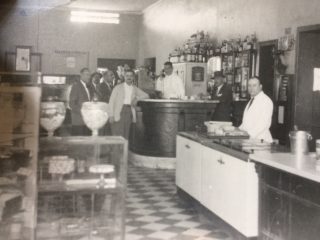 Interior del Bar y Confitería Vallerga.