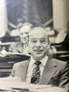 El caracterizado y prestigioso, abogado, dirigente político y hombre público chivilcoyano, Dr. Francisco José Falabella (1920-1998), ex comisionado municipal, de nuestra ciudad, diputado provincial y diputado nacional. Por su personalidad, su carisma y sus relevantes condiciones humanas y profesionales, su profundo recuerdo, aún perdura, en el corazón de la comunidad y el vecindario.