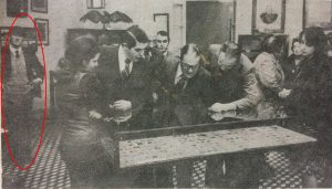 La infaltable presencia, del siempre recordado Carlitos Médici, durante el transcurso de una exposición, de monedas y medallas, llevada a cabo, en la entonces "Casa de la cultura", el sábado 20 de mayo de 1978.