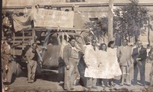 El maestro normal, Don Carlos Armando (1905-1987), quien a lo largo de su trayectoria educativa, fundó cinco escuelas primarias, en la provincia de Río Negro, durante las décadas de 1940 y 1950.