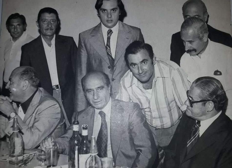 La visita de Juan Manuel Fangio a Chivilcoy, para la “Cena de Campeones” (1977).