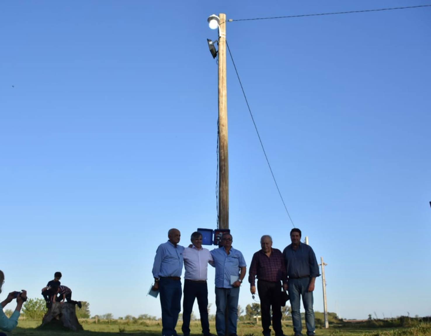 La localidad rural de Henry Bell. La inauguración del tendido de la línea eléctrica (2018).