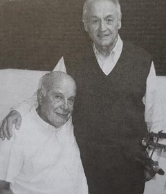 El Dr. José María Eliceiri, junto a Alfonso Salvatore, en la audición radial, de los días sábados «Caminando por la Vida».