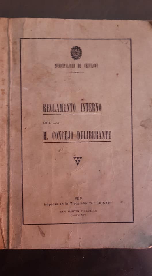 Un Reglamento interno del Honorable Concejo Deliberante de Chivilcoy, sancionado en 1918 y editado en 1919.
