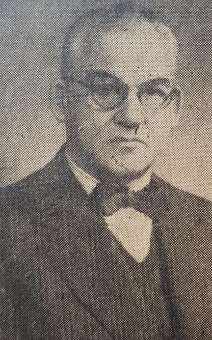 Recordando al polifacético y notable poeta, escritor y docente chivilcoyano,  profesor Juan Manuel Cotta (1887 – 1964). Una de sus hijas, fue la popularizada cocinera, escritora y docente, Blanca Helena Cotta (1925 – 2019).