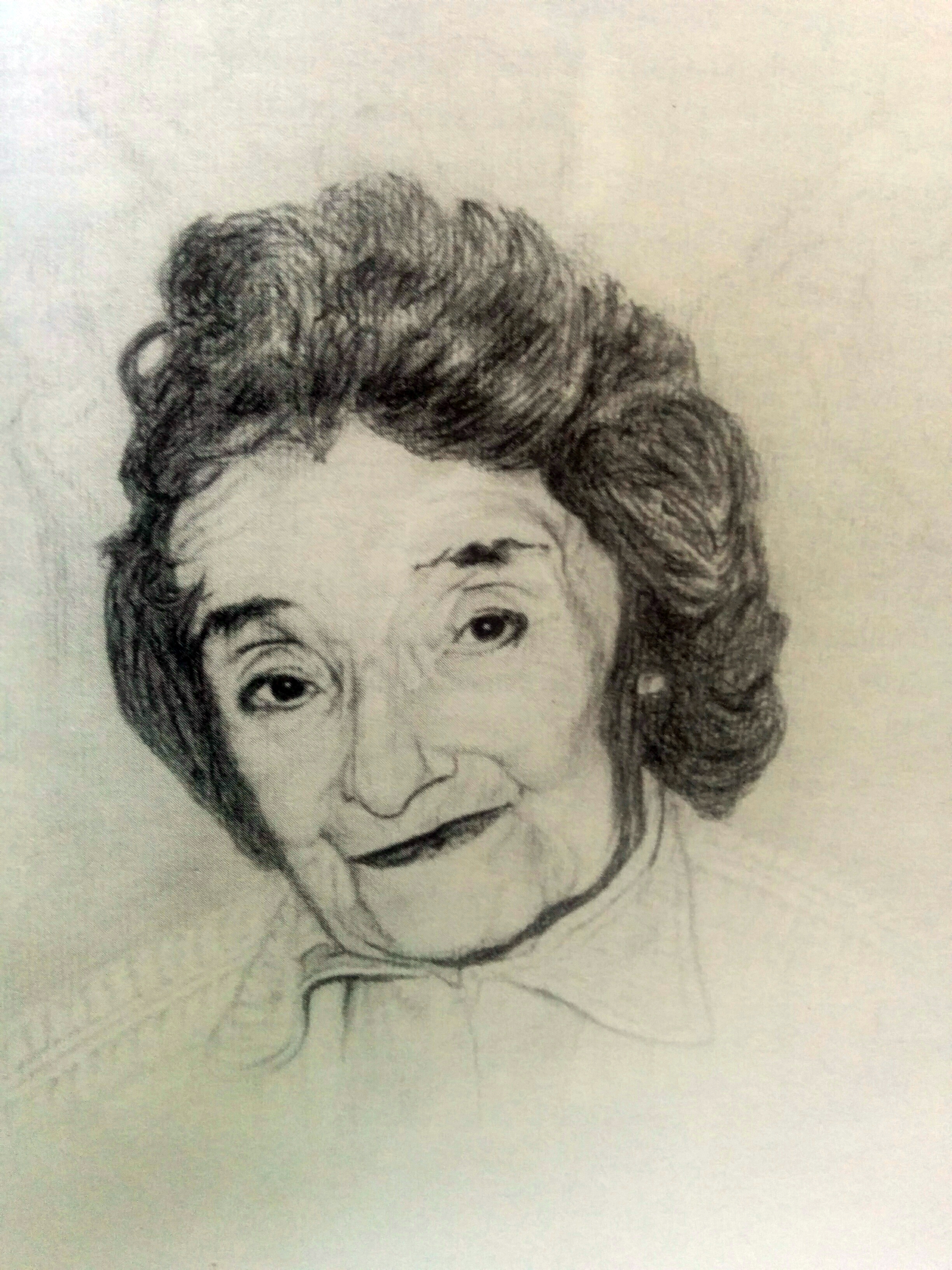 Retrato a lápiz, de la Profesora, Leontina Poch Grondona, realizado por el eminente médico cirujano y artista plástico local, Dr. Daniel Emilio Pastorino (1926-2005)