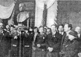 El busto de Sarmiento, en 1923.