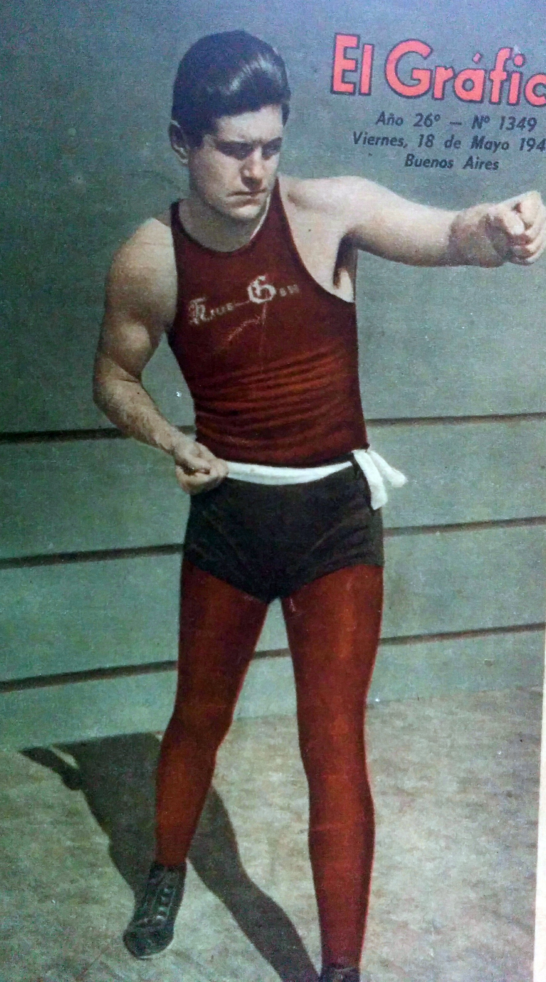 El gran boxeador argentino, Luis Ángel Firpo, cuyo pupilo, Abel Cestac, combatió en 1941, en el ring del club Paso.