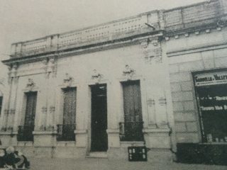 Primera sede de la Escuela Superior de Servicio Social, en la calle Pellegrini, al 300.