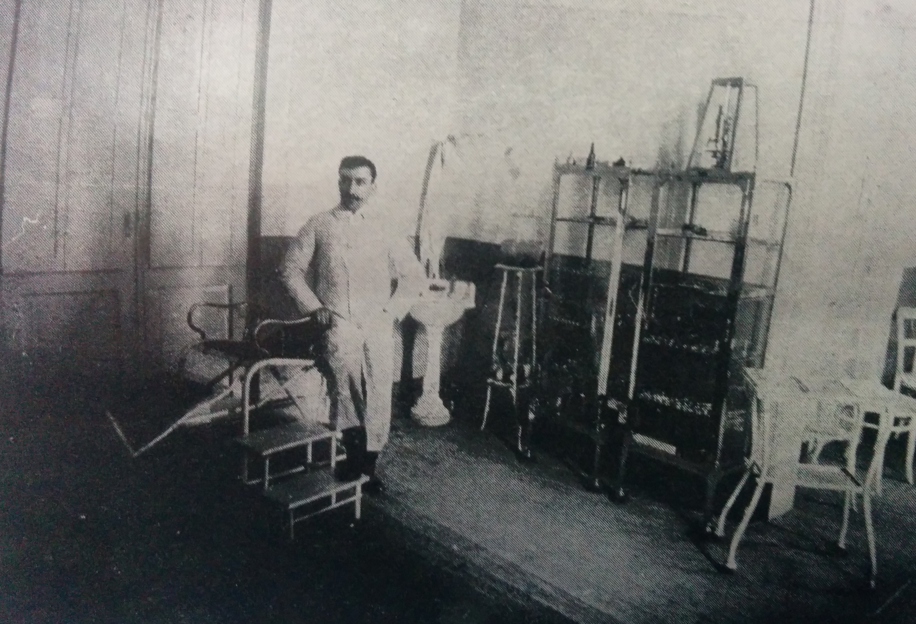 Dr. Carlos Andrés Correa, médico de "La Cosmopolita".