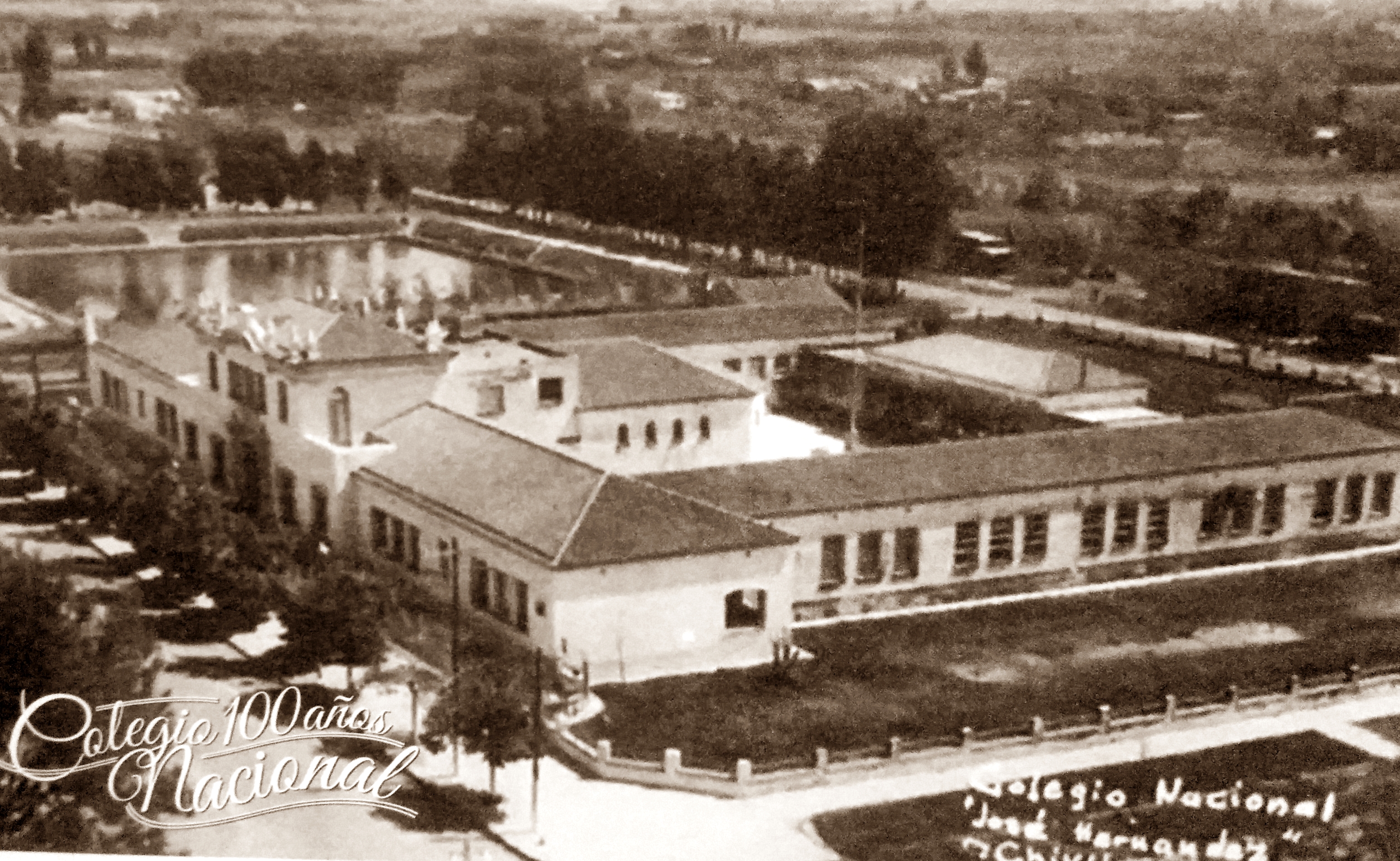 Estampa fotográfica del Colegio Nacional, ubicado en la avenida Calixto Calderón Nº 25