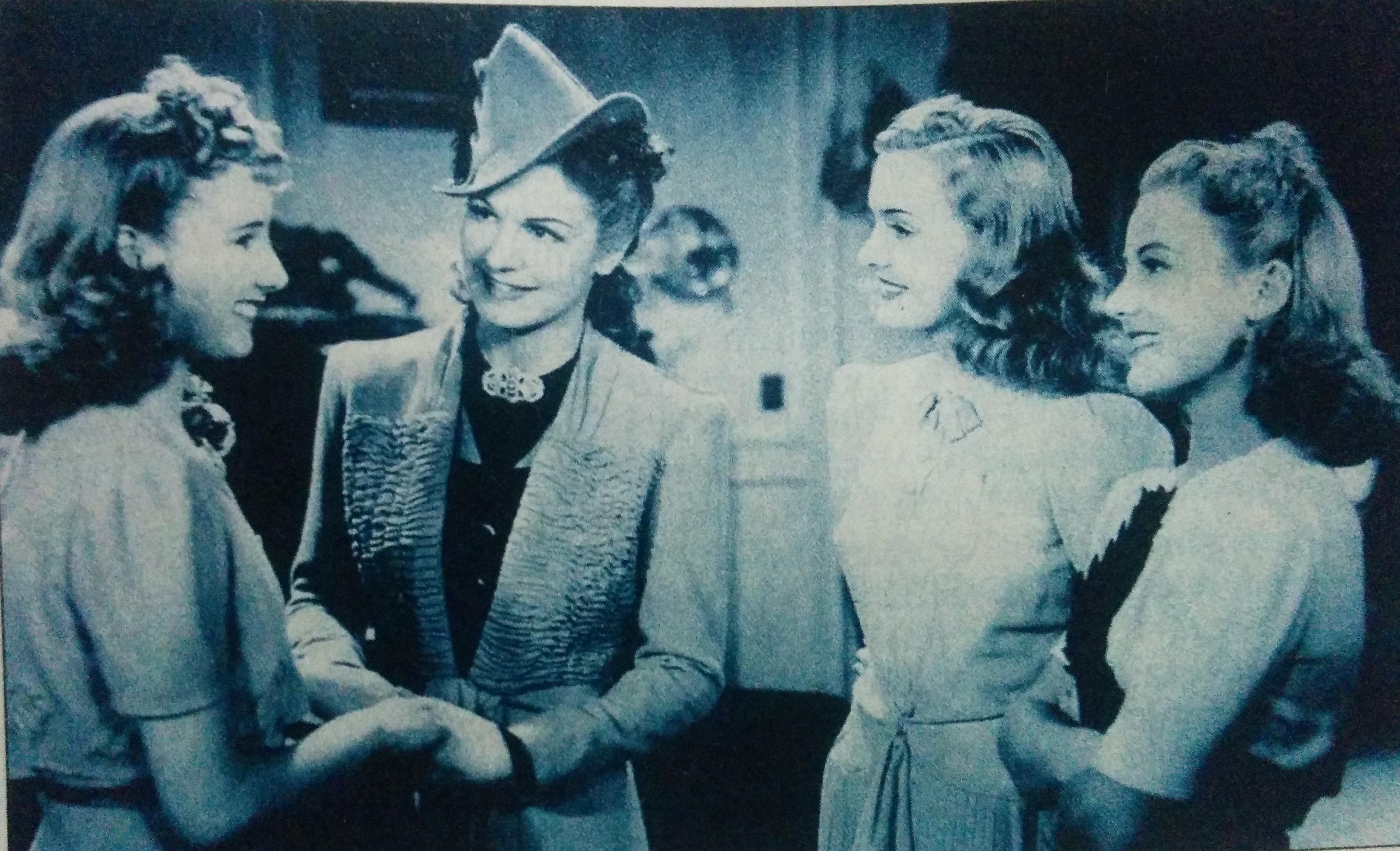Secuencia de la película "Los martes, orquídeas...", de 1941