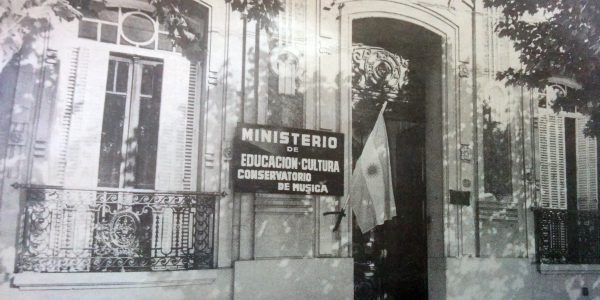 Fachada de la sede del Conservatorio de Música «Alberto Williams», inaugurada en agosto de 1983.
