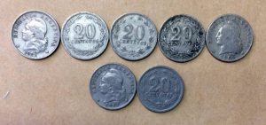Moneda de cupro níquel, de 20 centavos, que se falsificaron en Chivilcoy, hacia el año 1934.