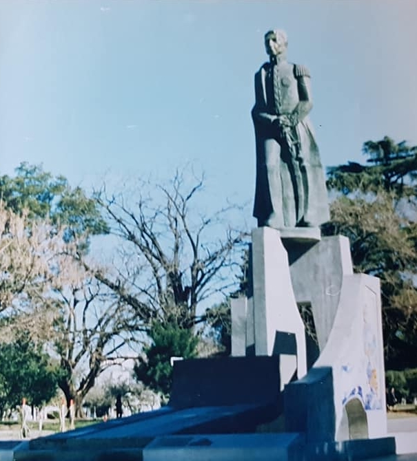 La inauguración del monumento al General San Martín, en Chivilcoy, el 17 de agosto de 1979.