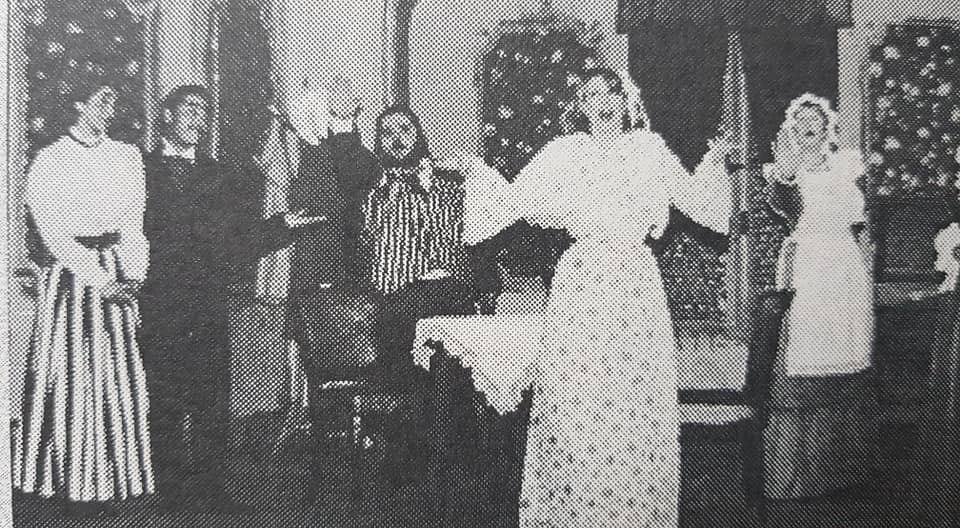 Recordando al intérprete escénico, Guillermo Andrés Scetta (1967 – 2001). En el teatro “El Chasqui”, se inauguró una sala, con su querido nombre, el 14 de abril de 2019.