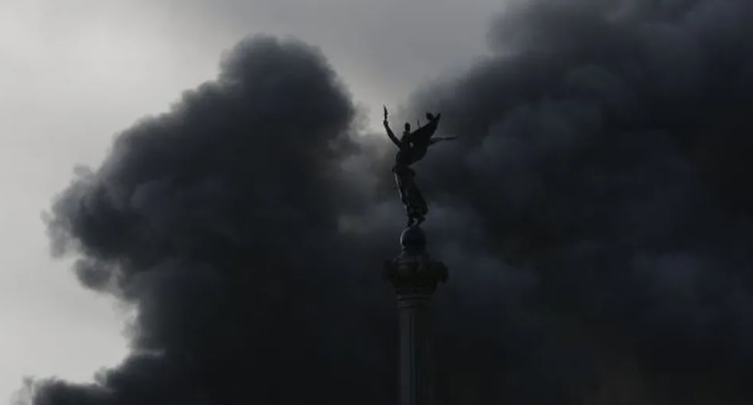 Las eternas cortinas de humo, que engrupen a la gilada y encubren la realidad…