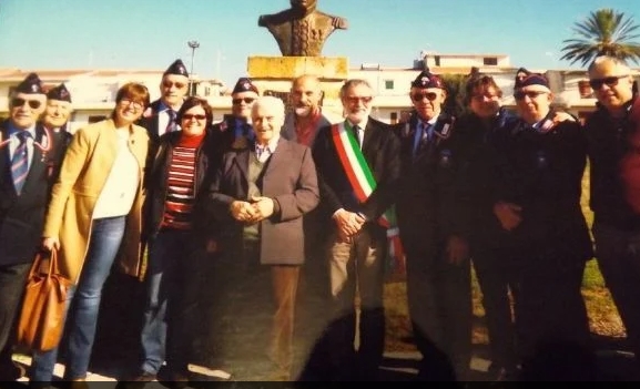 El busto del general San Martín, que llevaron a Italia dos chivilcoyanos