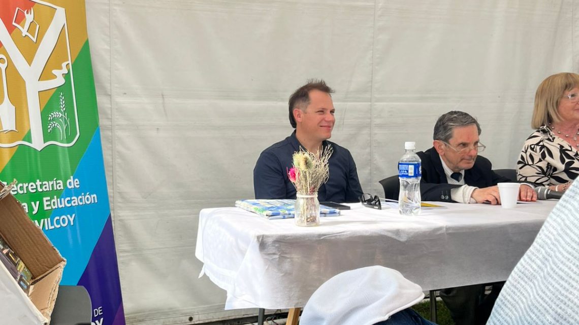 La presentación del libro del Archivo Literario Municipal